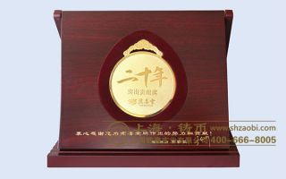 「锻鑫金银」细说深圳金属奖牌的定制价格问题