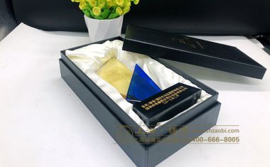 彭氏集团水晶奖杯【水晶奖杯定制】